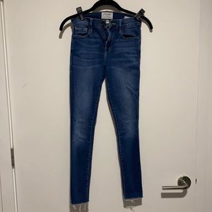 Frame blue jeans
